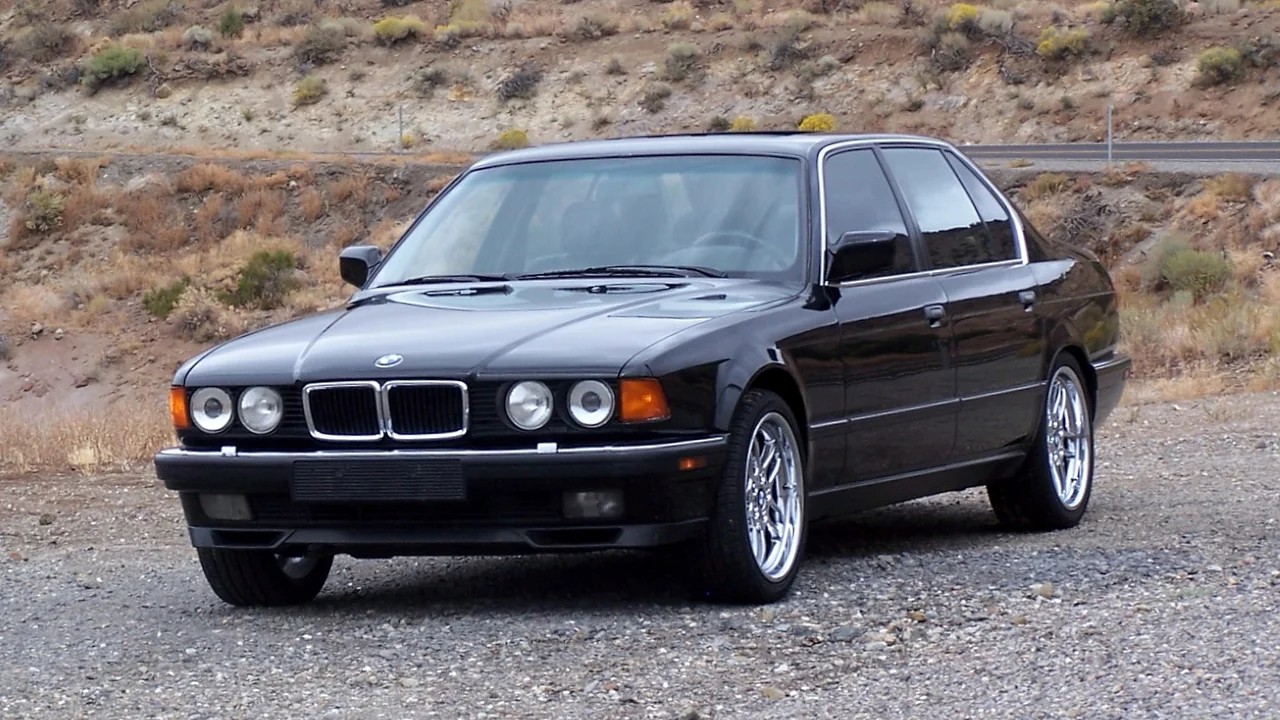 BMW 7-Series E32