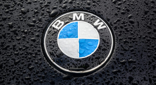 В логотипе BMW нет пропеллера!