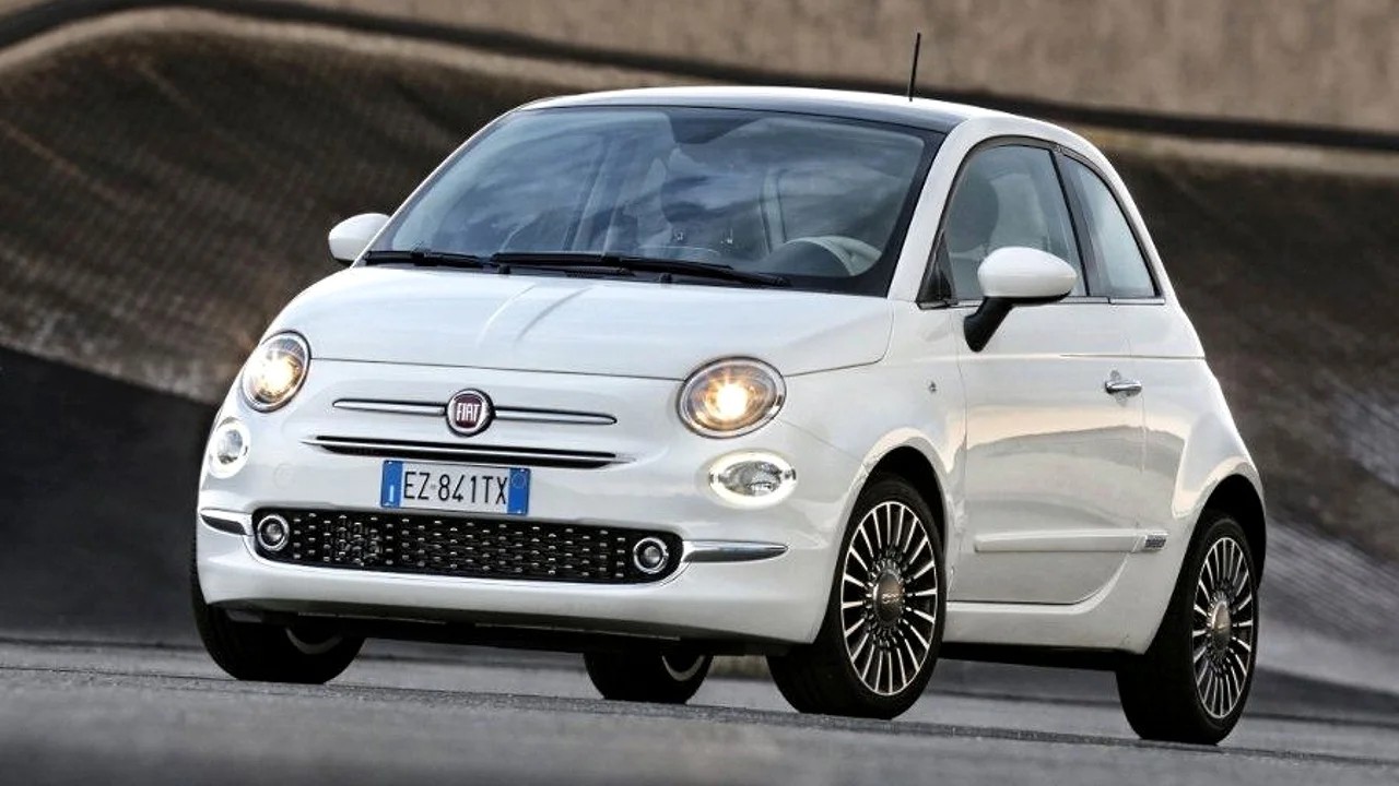 Новый Fiat 500 с ретро дизайном