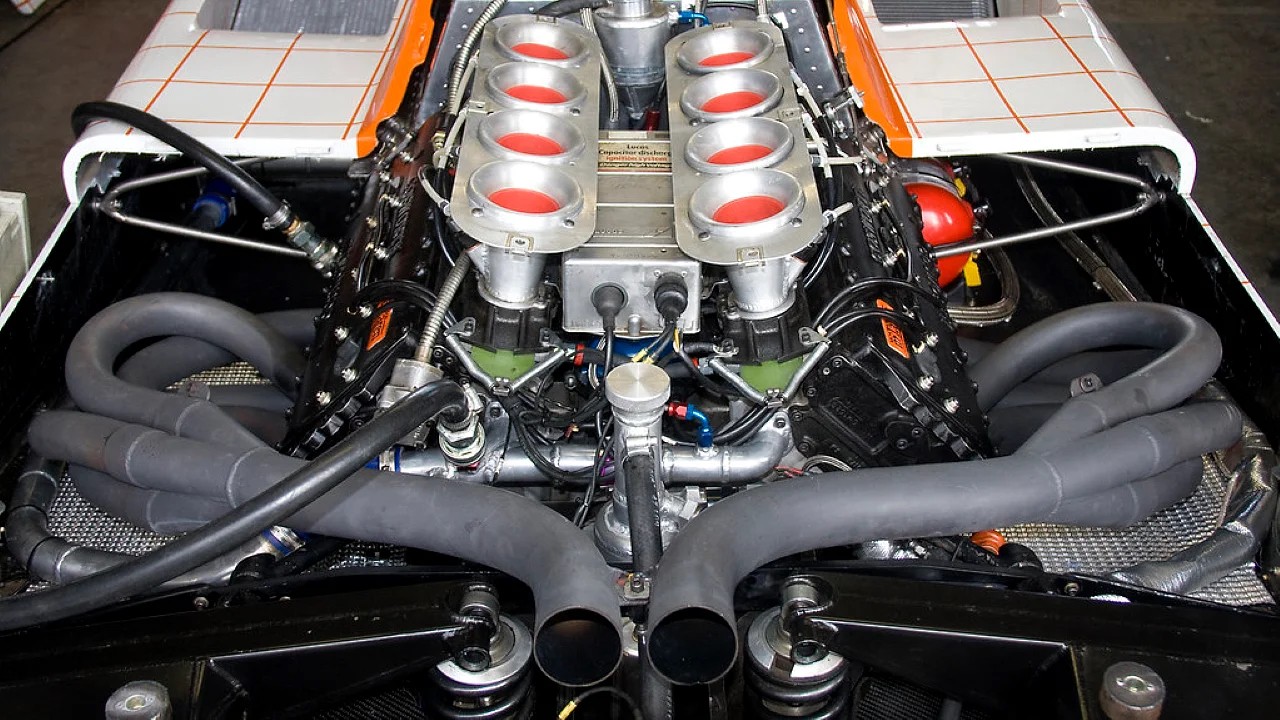 Двигатель Ford Cosworth DFV