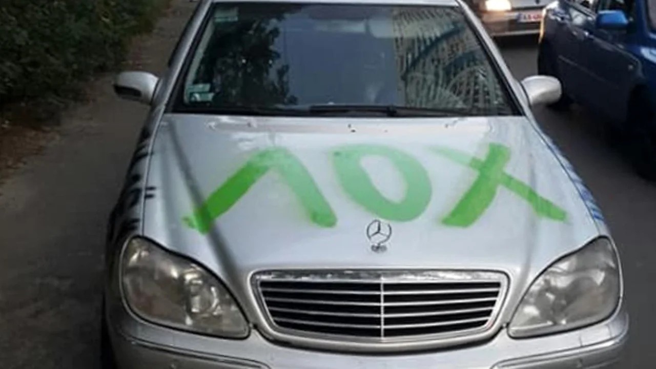 Вот так борются с нарушителями правил парковки на Украине
