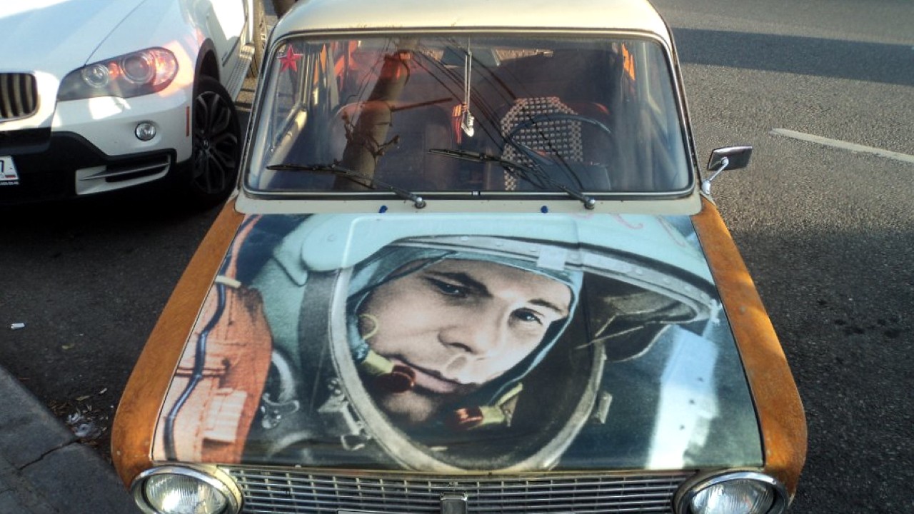 Юрий Гагарин. Рисунок на автомобиле