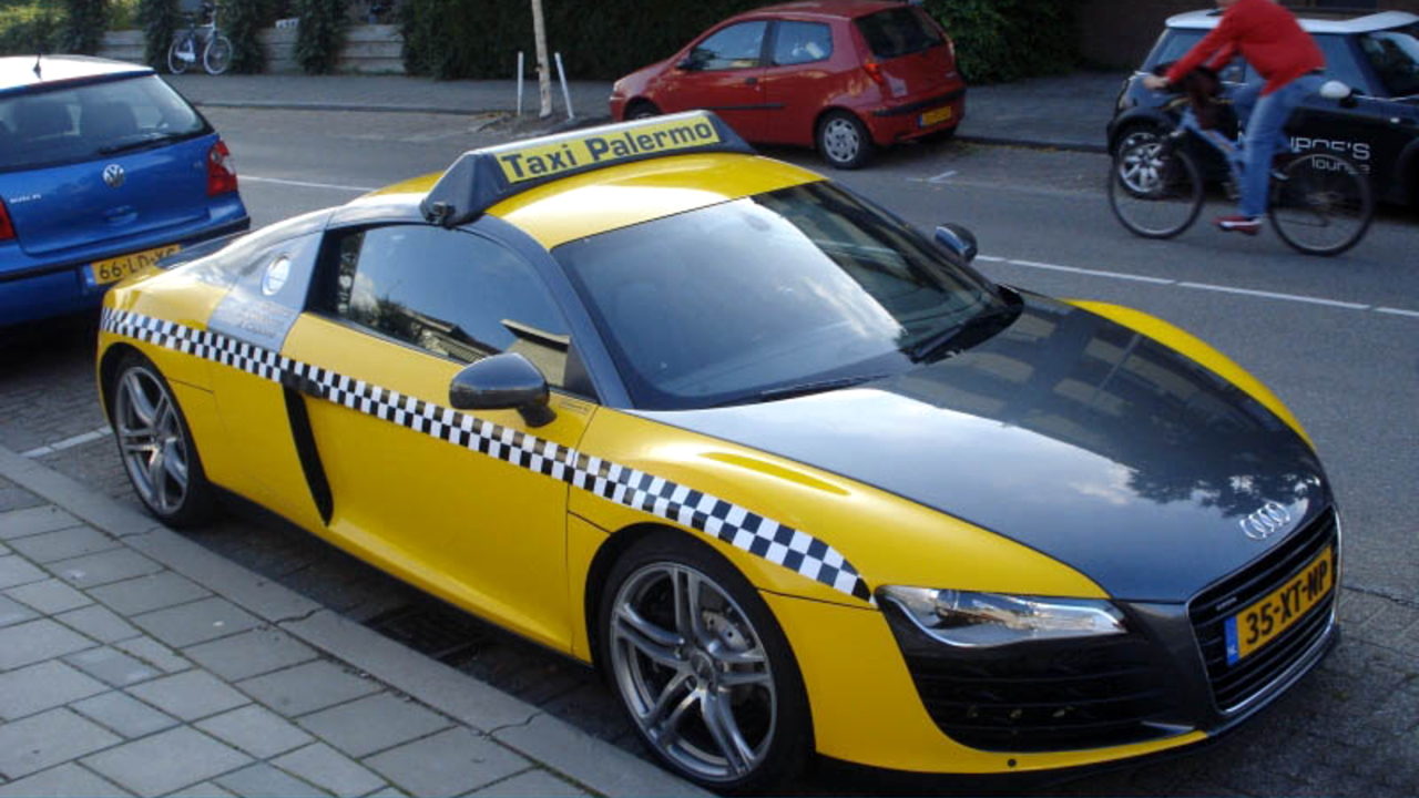 Audi R8 Taxi