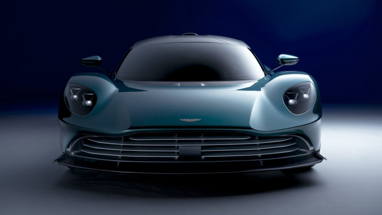 Бывший дизайнер McLaren указал недостатки Aston Martin Valhalla
