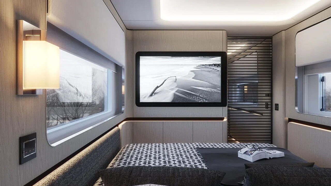 Венгры превратили Mercedes-Benz Actros в роскошный дом на колёсах с гаражом