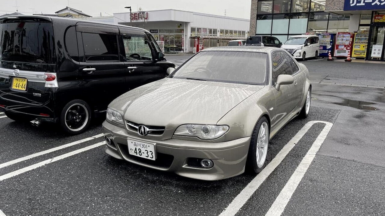 Японец оснастил автомобиль Acura оптикой от BMW