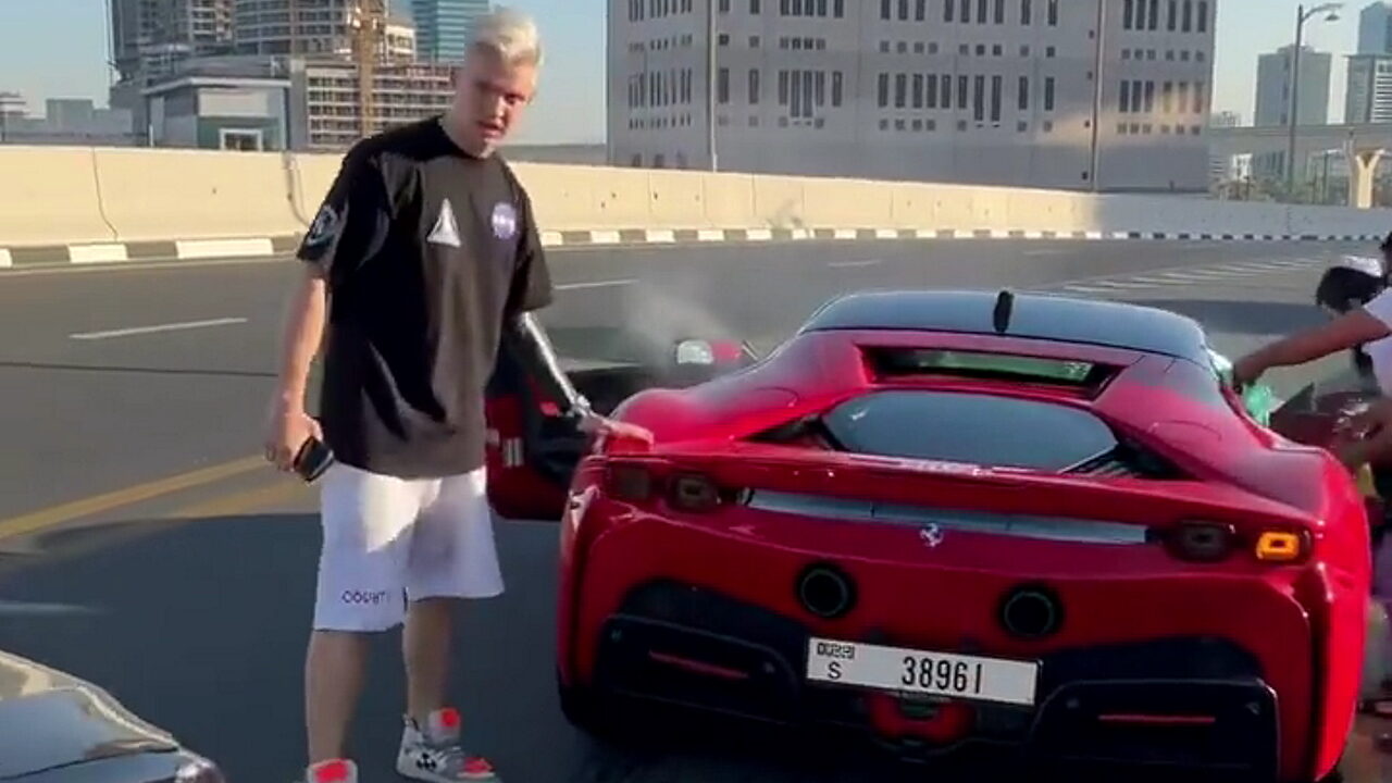 В Дубае богатый украинец разбил арендованный Ferrari SF90 Stradale
