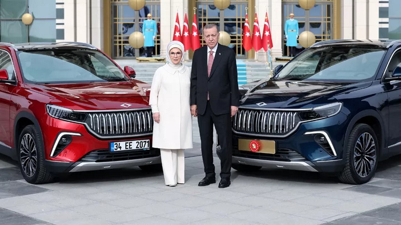 Президент Турции получил ключи от первого Togg T10X