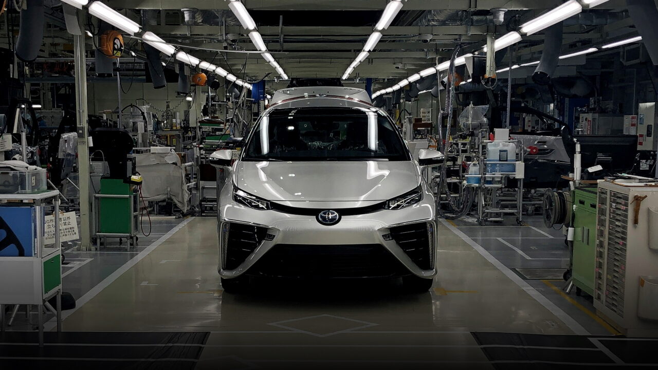 Toyota останавливает все свои заводы в Японии